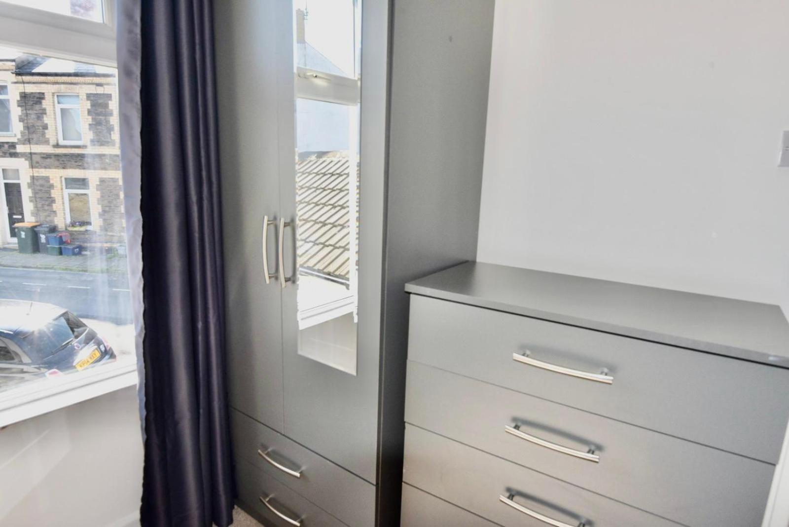 Come On In Lucas Street Newport Train Station Sleep Upto 8 Villa Exterior foto