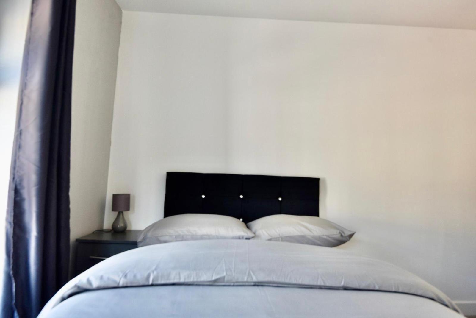 Come On In Lucas Street Newport Train Station Sleep Upto 8 Villa Exterior foto