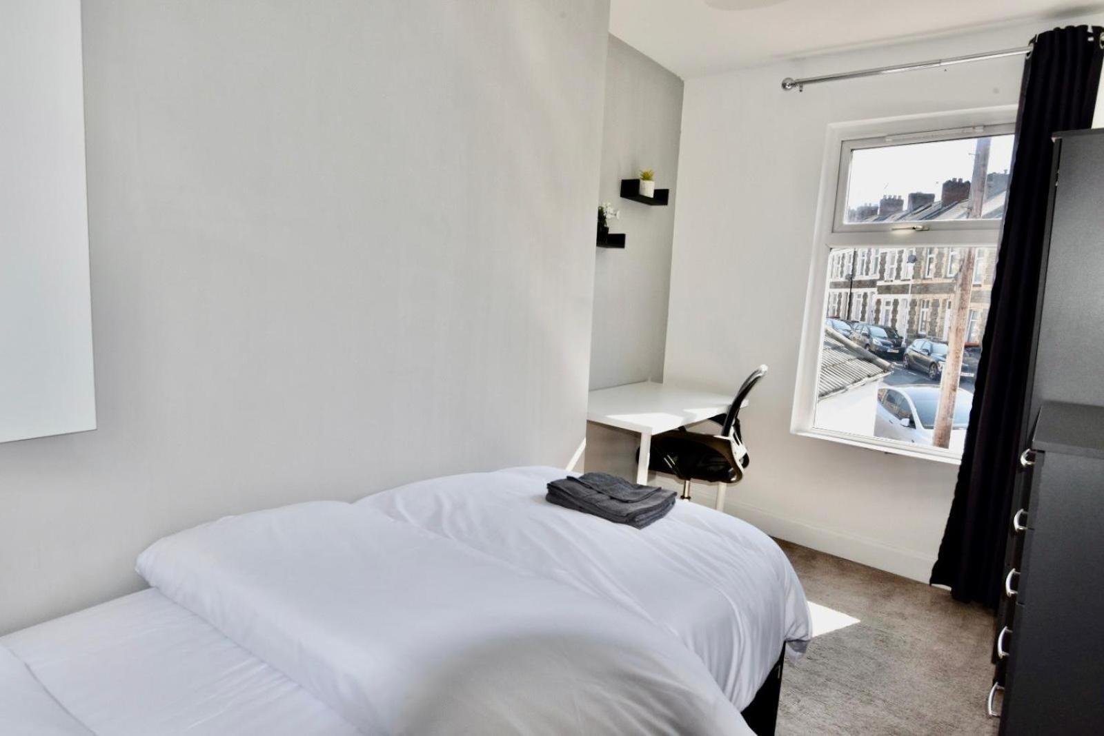 Come On In Lucas Street Newport Train Station Sleep Upto 8 Villa Exterior foto