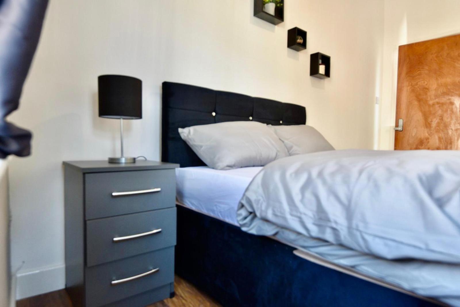 Come On In Lucas Street Newport Train Station Sleep Upto 8 Villa Habitación foto