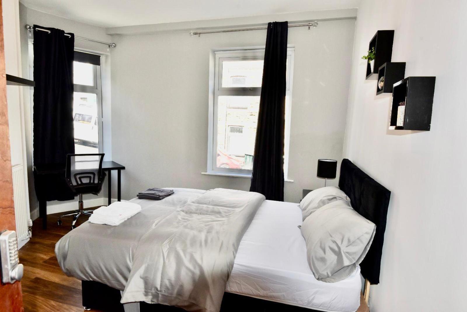 Come On In Lucas Street Newport Train Station Sleep Upto 8 Villa Habitación foto