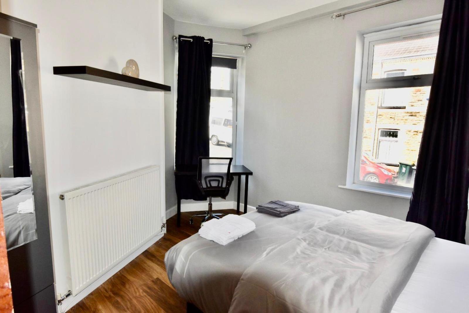 Come On In Lucas Street Newport Train Station Sleep Upto 8 Villa Habitación foto